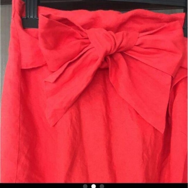 URBAN RESEARCH(アーバンリサーチ)のアーバンリサーチ　ペンシルスカート　赤 レディースのスカート(ひざ丈スカート)の商品写真