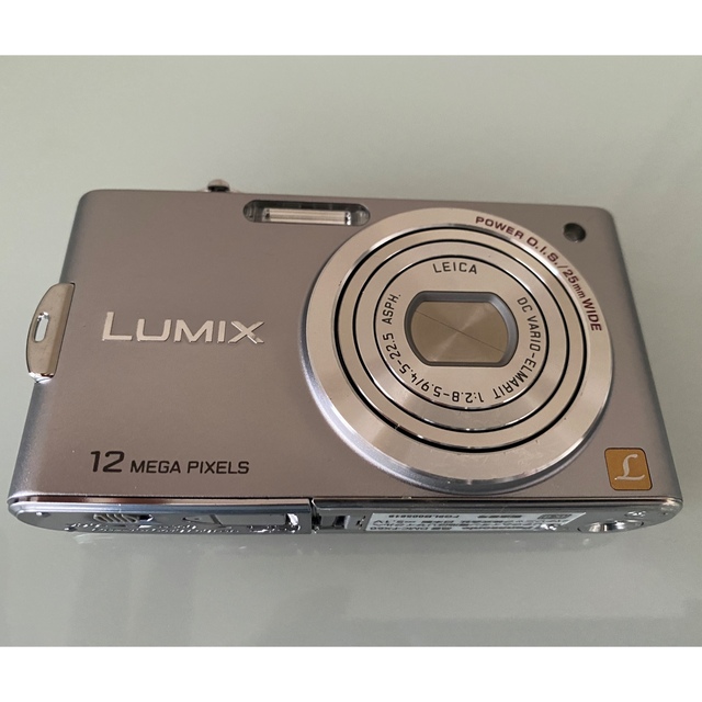 Panasonic(パナソニック)の【Panasonic】LUMIX☆デジカメ一式☆DMC-FX60シルバー スマホ/家電/カメラのカメラ(コンパクトデジタルカメラ)の商品写真