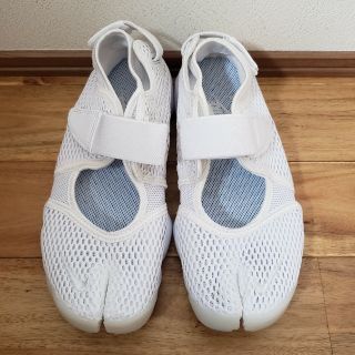 ナイキ(NIKE)の⚠️MAR様専用⚠️　美品　NIKE　エアリフト　24(サンダル)