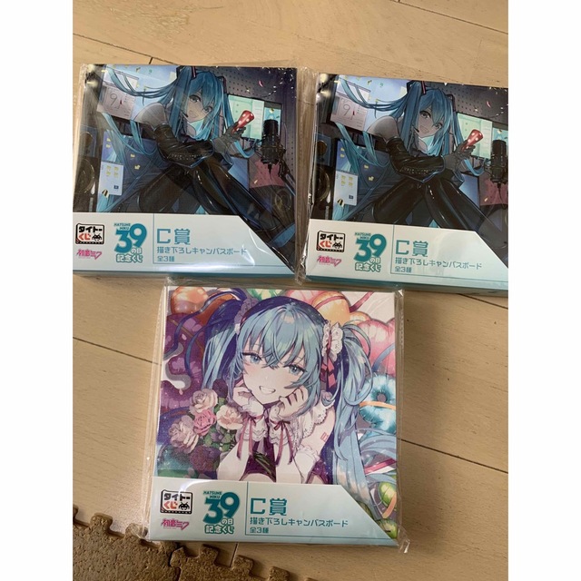 TAITO(タイトー)の激安新品！初音ミク39の日記念クジC賞描き下ろしキャンバスボードセット エンタメ/ホビーのアニメグッズ(その他)の商品写真