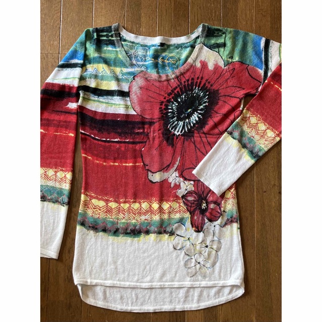 DESIGUAL(デシグアル)のデシグアル　ＴシャツMサイズ レディースのトップス(Tシャツ(長袖/七分))の商品写真