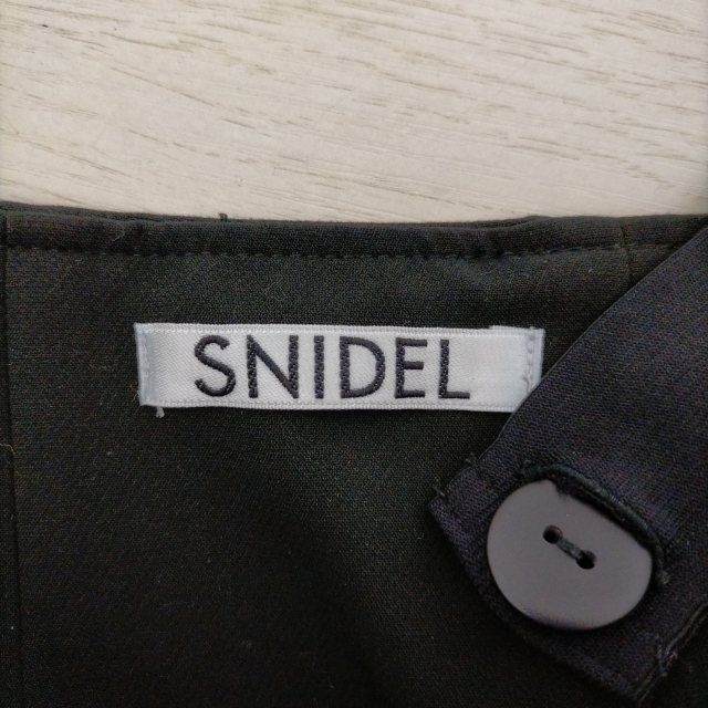 SNIDEL(スナイデル)のsnidel(スナイデル) 19AW バリエーションサスペンダースカート レディースのスカート(その他)の商品写真