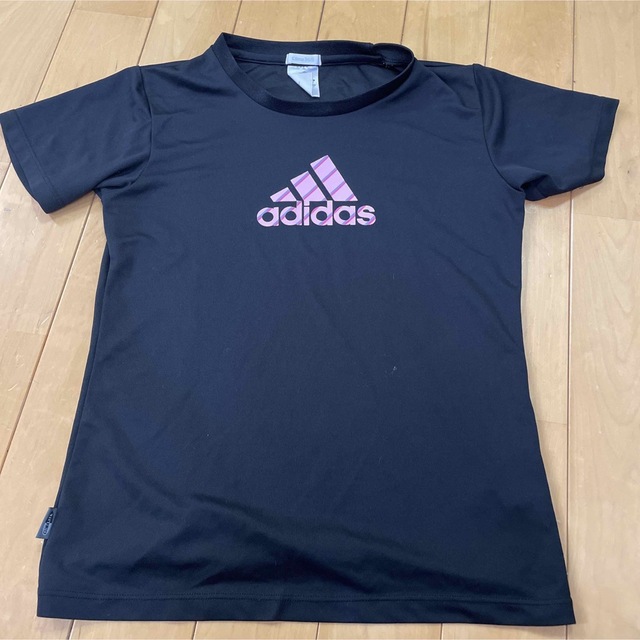 adidas(アディダス)のadidas☆Mサイズ☆半袖シャツ レディースのトップス(Tシャツ(半袖/袖なし))の商品写真