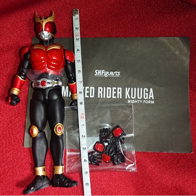 箱なし 仮面ライダークウガ マイティフォーム フィギュアーツ 真骨彫