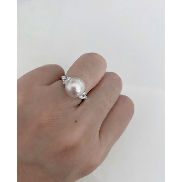 MIKIMOTO(ミキモト)の☆美品現行品☆ミキモト　ダイヤ付大玉アヤコ真珠リング レディースのアクセサリー(リング(指輪))の商品写真