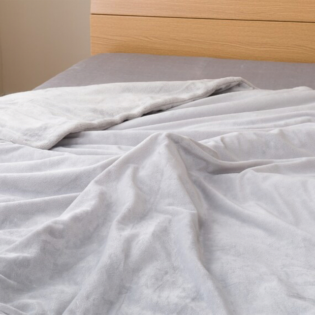 ニトリ(ニトリ)の重い毛布 ひもなしらくらくカバー付き シングル(Nグリップ5.5kg) インテリア/住まい/日用品の寝具(毛布)の商品写真
