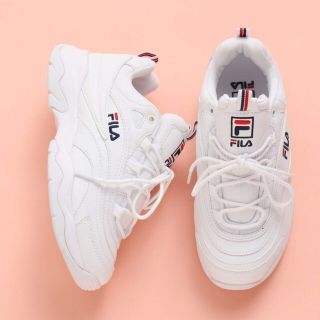 フィラ(FILA)のFILA FILARAY スニーカー　25.0㎝(スニーカー)