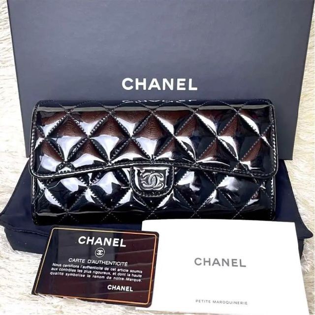大注目 - CHANEL 【未使用級】シャネル パテントレザー ブラック ココ