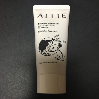 アリィー(ALLIE)の未使用品　アリィー　クロノビューティ　SNOOPY 限定パッケージ　60g(日焼け止め/サンオイル)