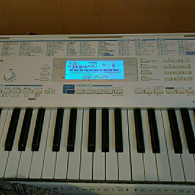 CASIO(カシオ)のカシオ　キーボード　61鍵盤　LK-222　中古品 楽器の鍵盤楽器(キーボード/シンセサイザー)の商品写真