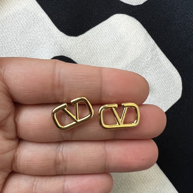 VALENTINO Vロゴ シグネチャー メタル ピアス 今季一番 hachiman