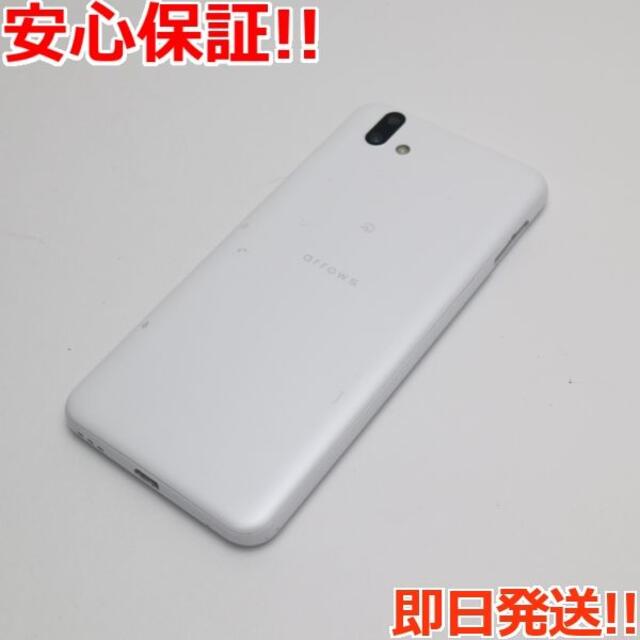 富士通(フジツウ)の中古 801FJ arrows U ホワイト  スマホ/家電/カメラのスマートフォン/携帯電話(スマートフォン本体)の商品写真