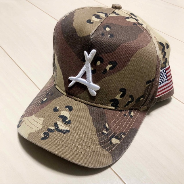 A BATHING APE(アベイシングエイプ)の【ALUMNI】正規品 アルムナイ クロージング キャップ カモ柄 メンズの帽子(キャップ)の商品写真