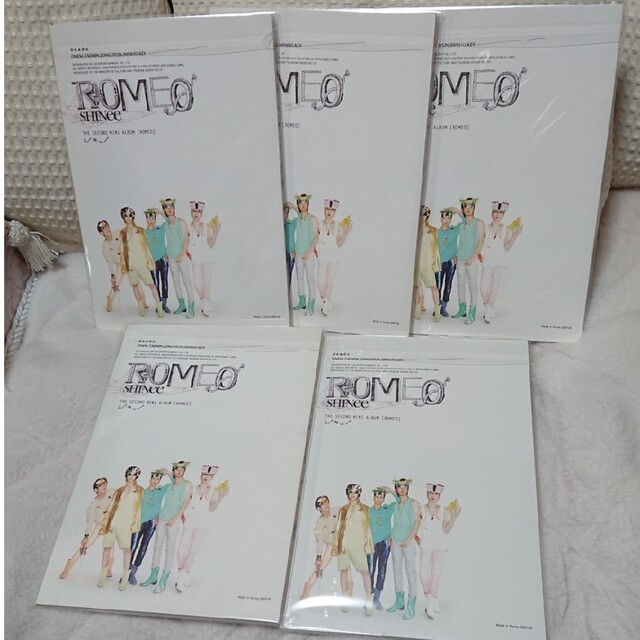 SHINee(シャイニー)のSHINee ROMEO 5種 COMPLETE エンタメ/ホビーのCD(K-POP/アジア)の商品写真