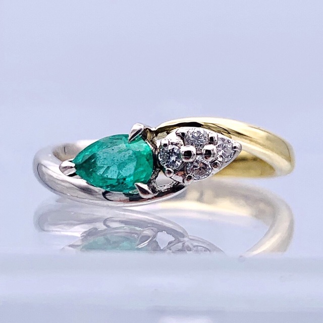 新品本物】 極美品 K18 PT900 0.32ct エメラルド 0.07 ダイヤ リング