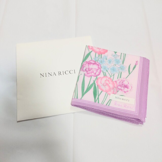 NINA RICCI(ニナリッチ)の【新品 未使用】ニナリッチ 大判 ハンカチ 花柄 レディースのファッション小物(ハンカチ)の商品写真