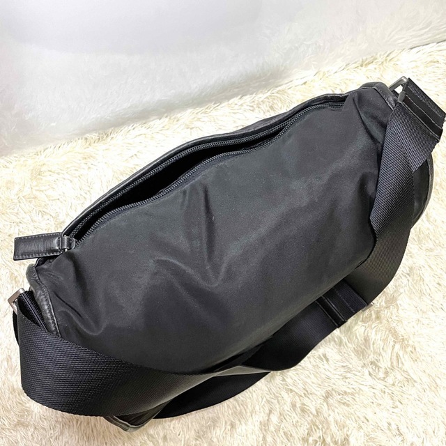 PRADA(プラダ)の美品 プラダ メッセンジャーバッグ ショルダーバッグ ナイロン レザー レディースのバッグ(メッセンジャーバッグ)の商品写真