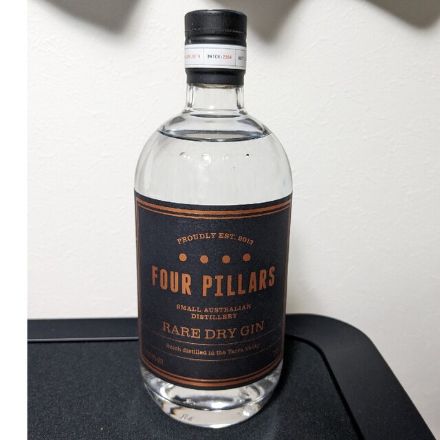 フォーピラーズ Four Pillars レアドライジン 700mL