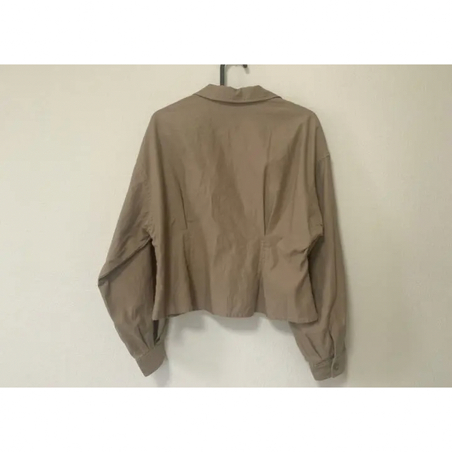 moussy(マウジー)のmoussy WIDE SLEEVE TUCK シャツ　ワイド　長袖 レディースのジャケット/アウター(その他)の商品写真