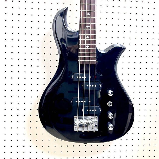 B.C. Rich(ビーシーリッチ)のB.C Rich Eagle Bass 680JE B.Cリッチ　イーグルベース 楽器のベース(エレキベース)の商品写真