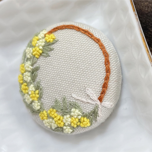 刺繍 ミモザのブーケ ブローチorヘアゴム 小物 | filmekimi.iksv.org