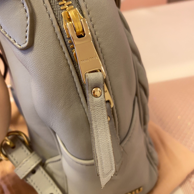 MIUMIU マテラッセ レザー リュック グレー 美品 ミュウミュウ