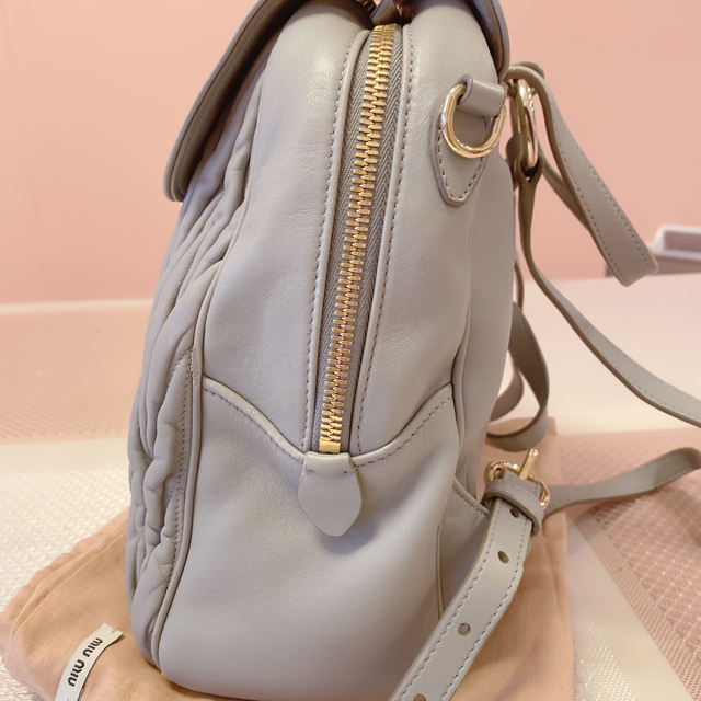 MIUMIU マテラッセ レザー リュック グレー 美品 ミュウミュウ