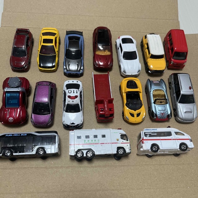 Takara Tomy - トミカ まとめ売り 17台の通販 by m57092918's shop ...