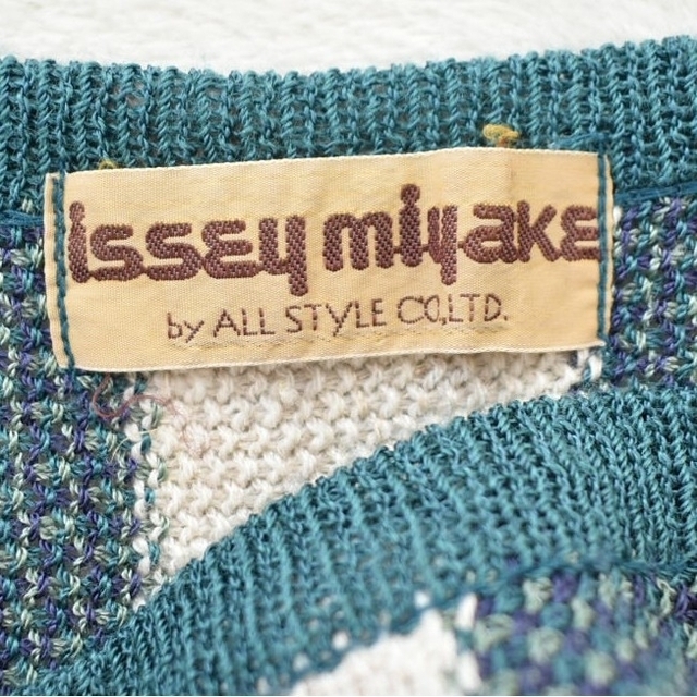 1点物になります。 ISSEY MIYAKE レディー ス希少ニット