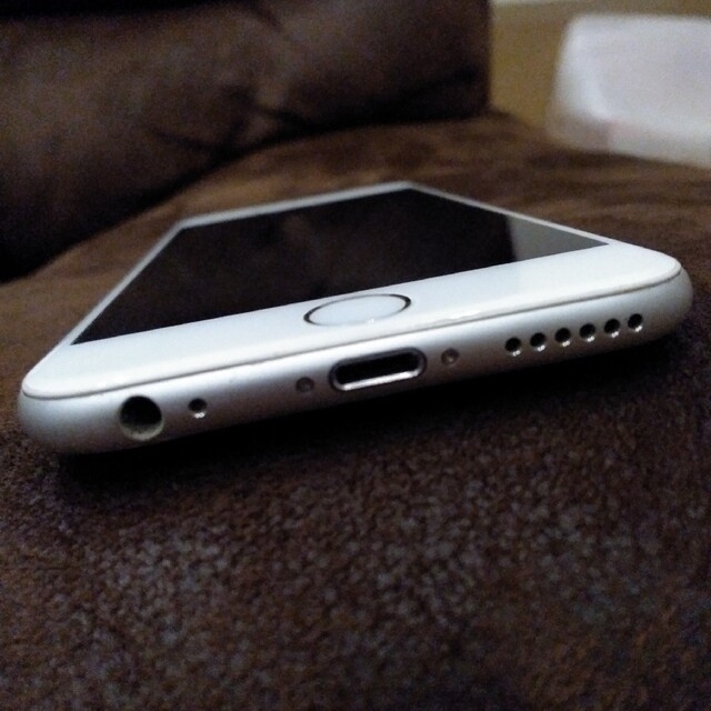 iPhone 6 Silver 64 GB docomo 3