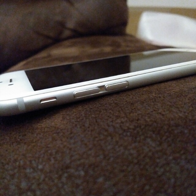 iPhone 6 Silver 64 GB docomo 5