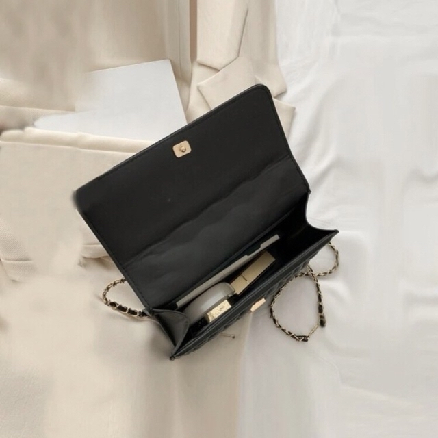 SHEIN シーイン ショルダーバッグ　キルティング レディースのバッグ(ショルダーバッグ)の商品写真