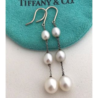 Tiffany の3連パールピアス希少-