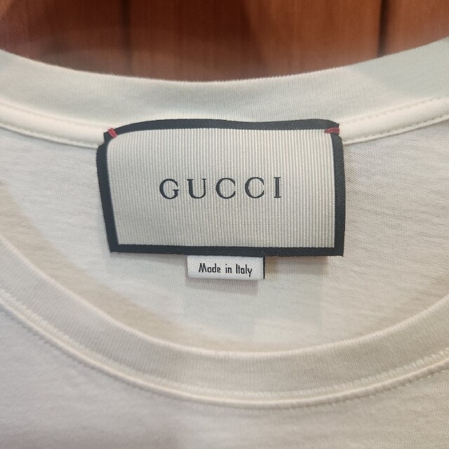 Gucci(グッチ)の【GUCCI】※ほぼ新品 人気カラー 背面ロゴ入り グッチ Tシャツ Mサイズ メンズのトップス(Tシャツ/カットソー(半袖/袖なし))の商品写真