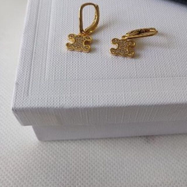 セリーヌ ピアス トリオンフ ラインストーン | www.jarussi.com.br