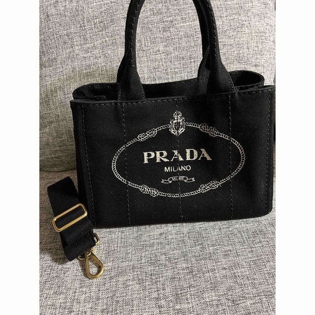 PRADA カナパ