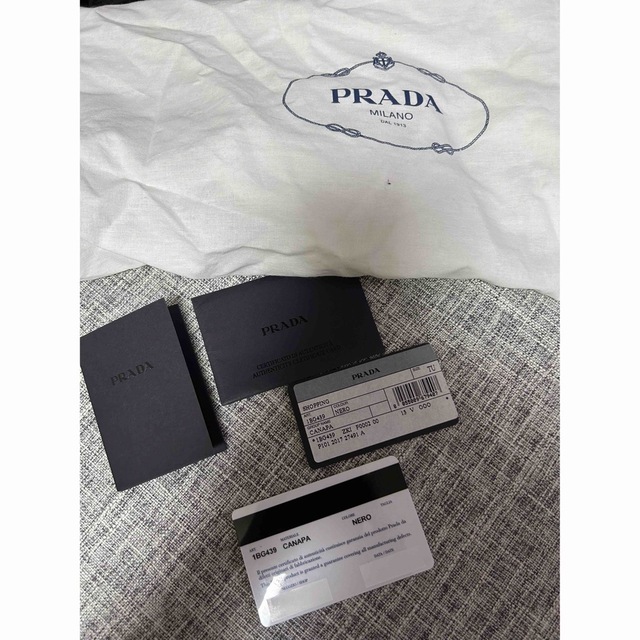 PRADA カナパ