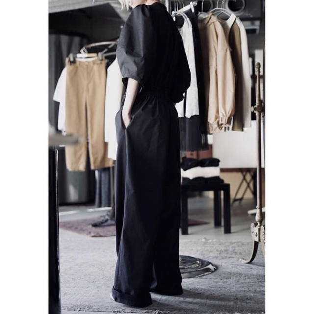 HYKE(ハイク)の（あくびちゃん様）HYKE t/c BALOON SLEEVE JUMPSUIT レディースのパンツ(オールインワン)の商品写真