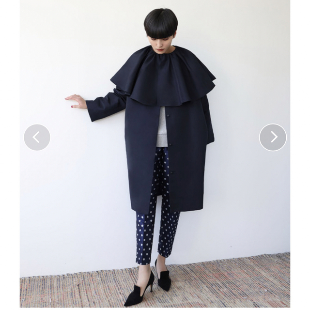 ラッフル襟付き2WAYクルーネックコクーンシルエットコート