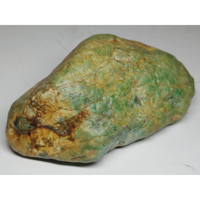 鮮緑 532g 翡翠 ヒスイ 翡翠原石 原石 鉱物 鑑賞石 自然石 誕生石