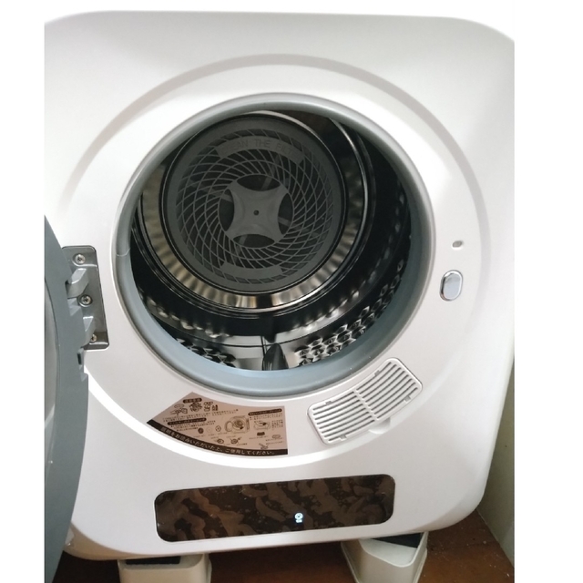 【takumin7429様専用】SWR 衣類乾燥機 3kg ＋ ふんばるマン スマホ/家電/カメラの生活家電(衣類乾燥機)の商品写真