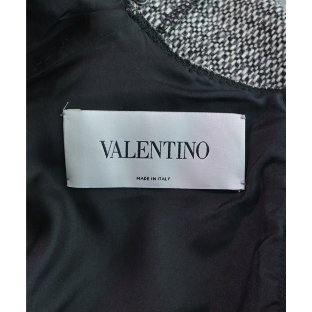 VALENTINO(ヴァレンティノ)のVALENTINO ワンピース 42(M位) グレー系(ツイード) 【古着】【中古】 レディースのワンピース(ひざ丈ワンピース)の商品写真