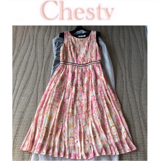 Chesty(チェスティ)の【除菌クリーニング済】チェスティ  花柄　桜色　プリーツ フラワー　ワンピース レディースのワンピース(ロングワンピース/マキシワンピース)の商品写真