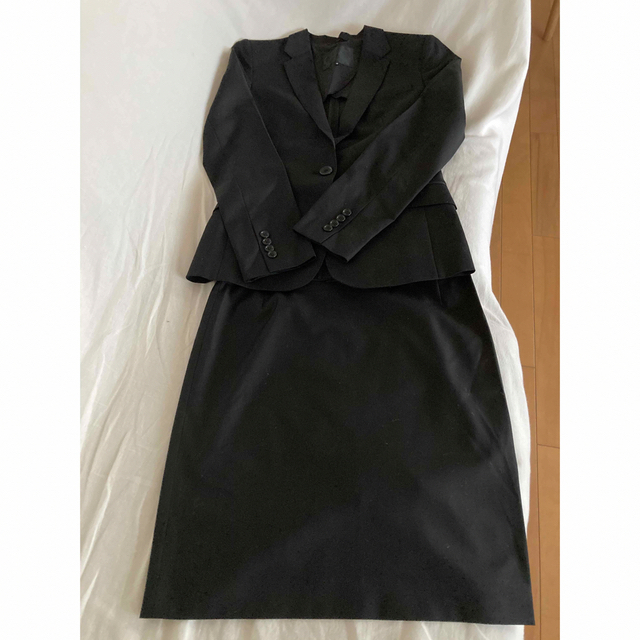 UNTITLED(アンタイトル)のuntitled アンタイトル　スーツ　黒　サイズ2  Ｍ レディースのフォーマル/ドレス(スーツ)の商品写真