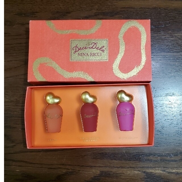 NINA RICCI(ニナリッチ)のNINA RICCI ミニ　香水セット コスメ/美容の香水(香水(女性用))の商品写真