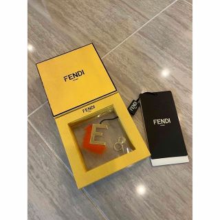 フェンディ(FENDI)の【FENDI/フェンディ】イニシャルチャーム E ★新品未使用タグ付き(チャーム)