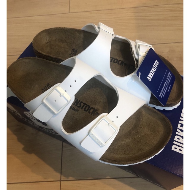 BIRKENSTOCK(ビルケンシュトック)の国内正規品 ビルケンシュトック ネバダ Nevada 36  23センチ 白 レディースの靴/シューズ(サンダル)の商品写真