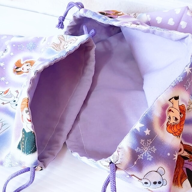 キラキラ様専用💜アナ雪お弁当入れ＆コップ入れ キッズ/ベビー/マタニティのこども用バッグ(ランチボックス巾着)の商品写真