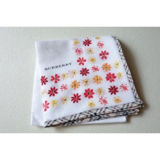 バーバリー(BURBERRY)の新品 BURBERRY バーバリー 花柄ハンカチ(ハンカチ)