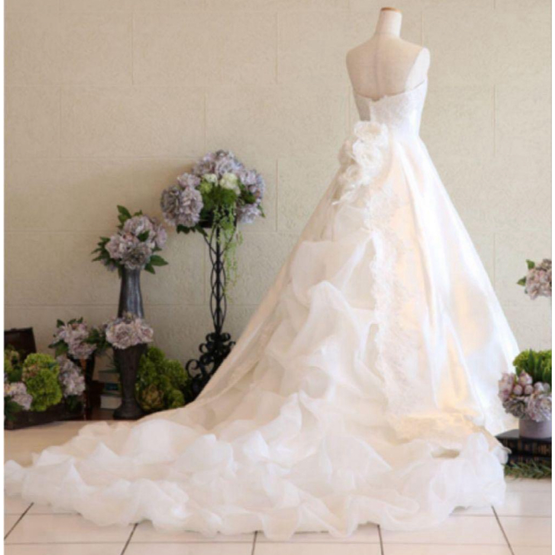 ウェディングドレス　Aライン レディースのフォーマル/ドレス(ウェディングドレス)の商品写真